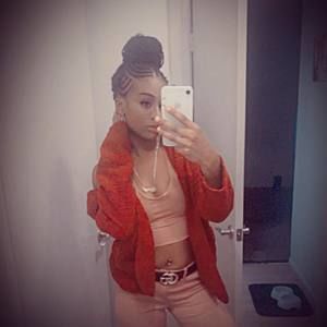 Meet your Posher, Zana